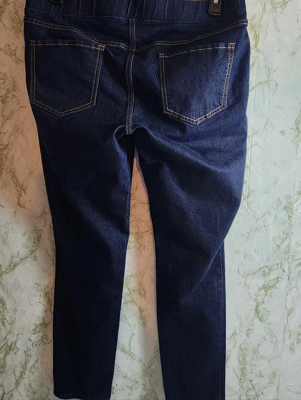 Old Navy Pull-on Style Skinny Jeans - Picture 7 of 13